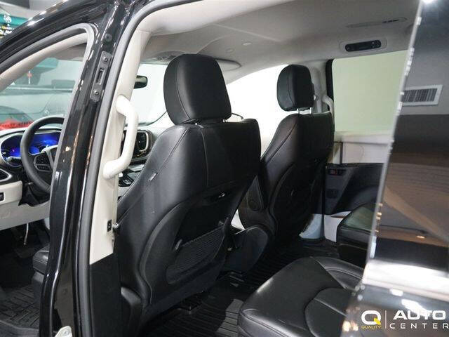 2022 Chrysler Pacifica Hybrid Touring L