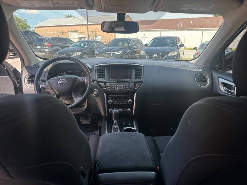 2017 Nissan Pathfinder S