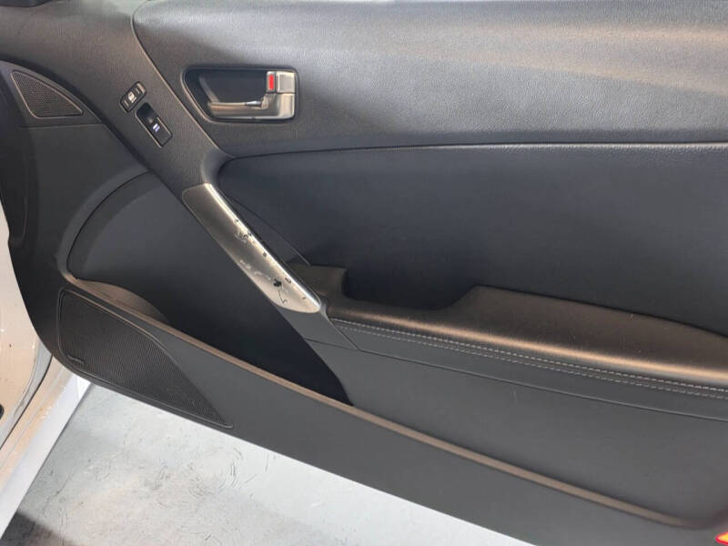 2014 Hyundai Genesis Coupe 2.0T Premium