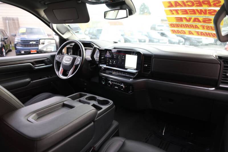 2024 GMC Sierra 1500 SLT