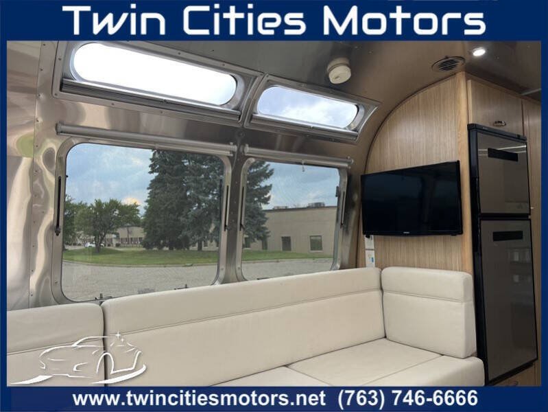2017 Airstream Flying Cloud 25FB