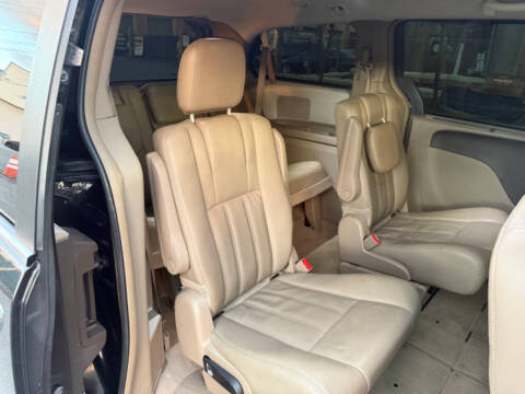 2015 Chrysler Town and Country Touring