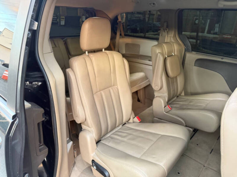 2015 Chrysler Town and Country Touring