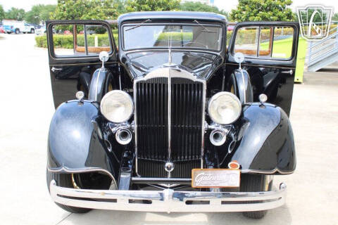 1934 Packard 1100