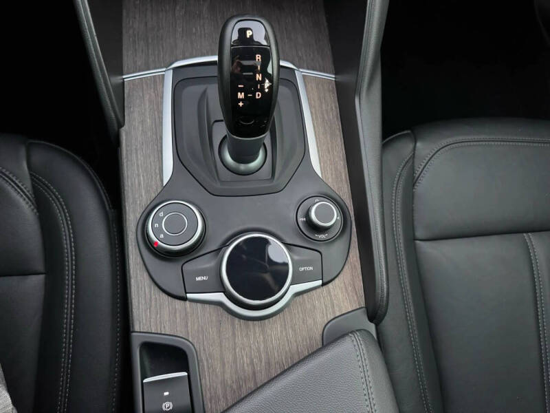 2018 Alfa Romeo Giulia Ti Lusso