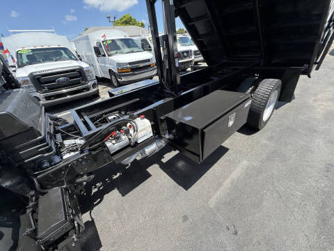 2017 Isuzu NPR-HD