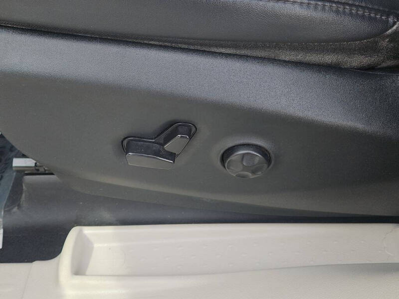 2024 Chrysler Pacifica Plug-In Hybrid Select