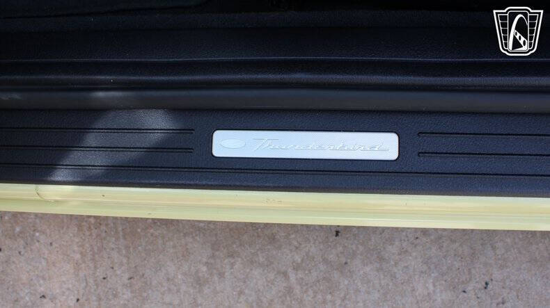 2005 Ford Thunderbird