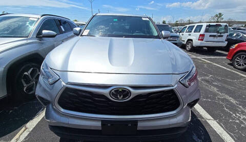 2023 Toyota Highlander LE