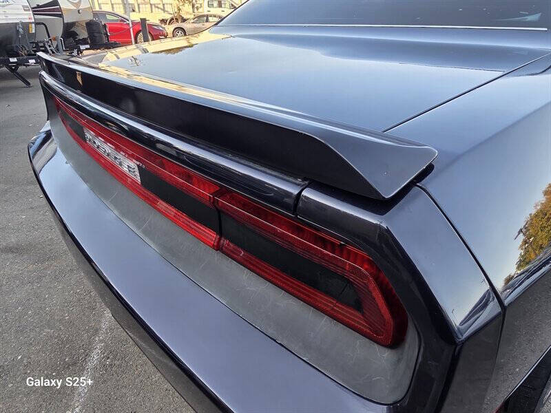 2011 Dodge Challenger SE