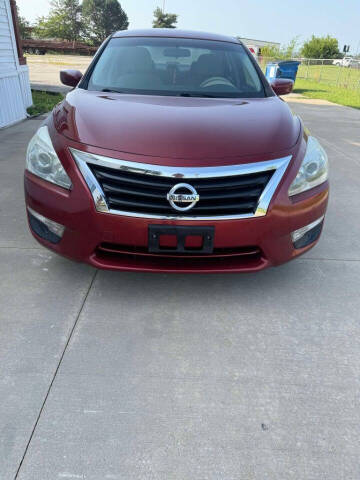 2014 Nissan Altima for sale at Carsland KC in Kansas City MO