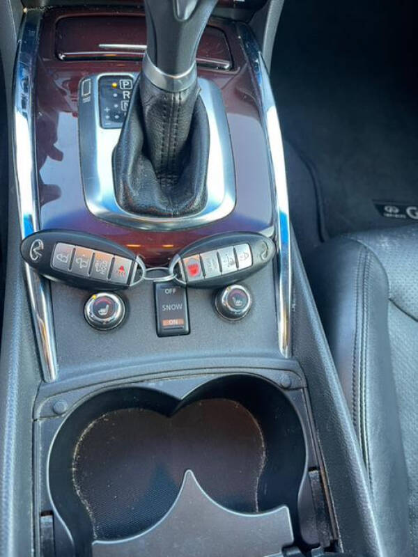 2011 Infiniti G37 Coupe x