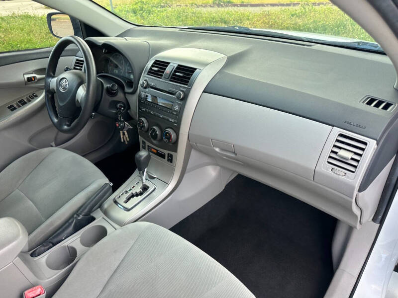 2011 Toyota Corolla LE