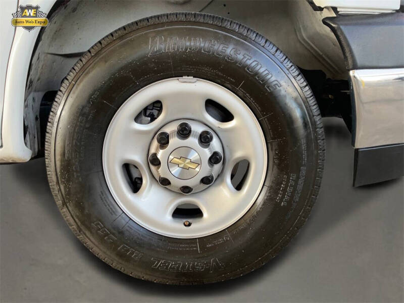 2023 Chevrolet Express 2500