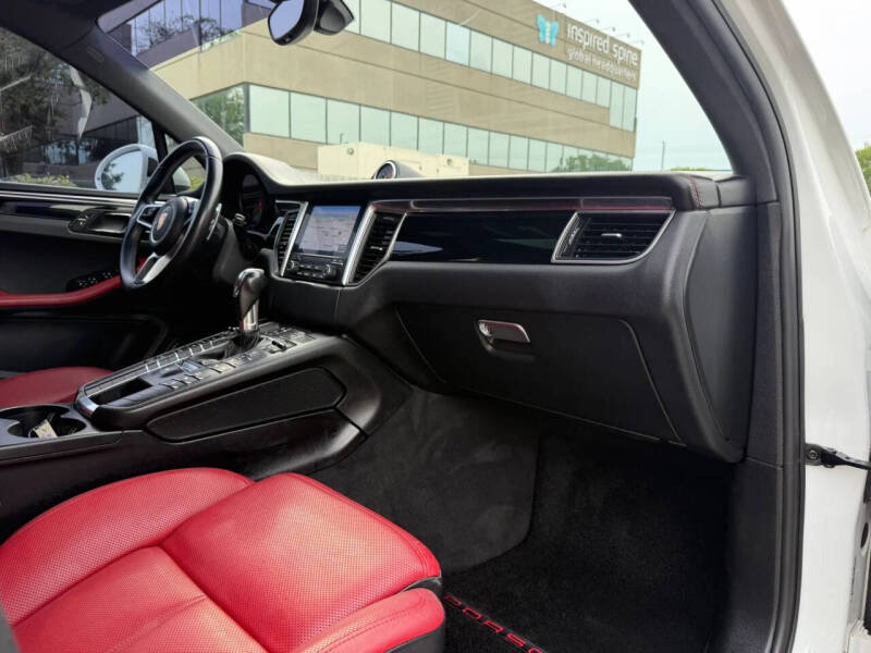 2018 Porsche Macan S