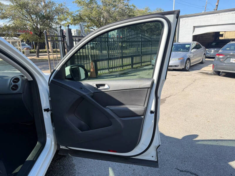 2017 Volkswagen Tiguan 2.0T Wolfsburg Edition