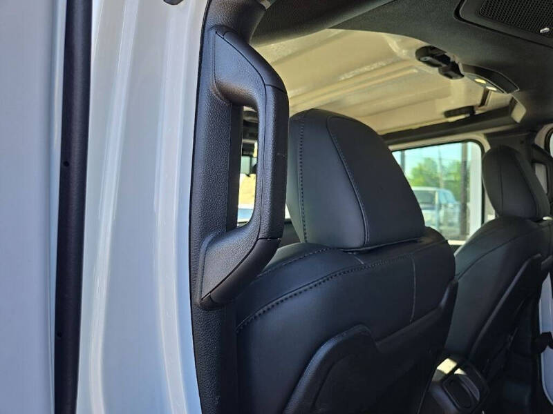 2026 Jeep Gladiator Shadow Ops
