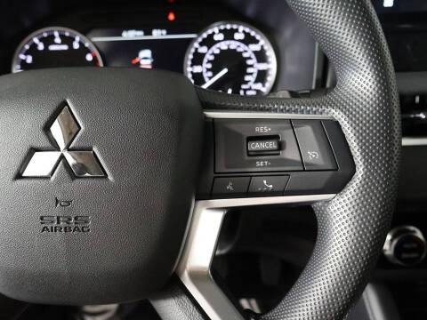 2026 Mitsubishi Outlander ES