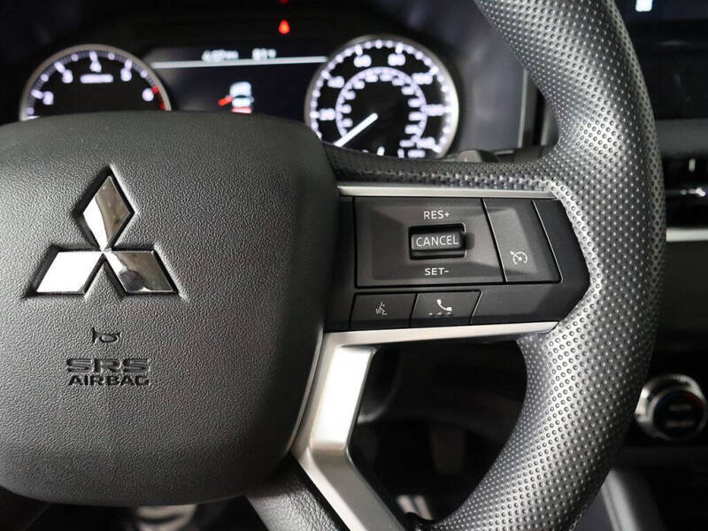 2026 Mitsubishi Outlander ES