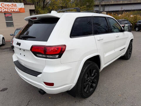 2020 Jeep Grand Cherokee Laredo