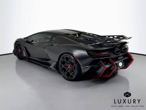 2024 Lamborghini Revuelto