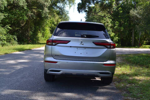 2022 Mitsubishi Outlander SE