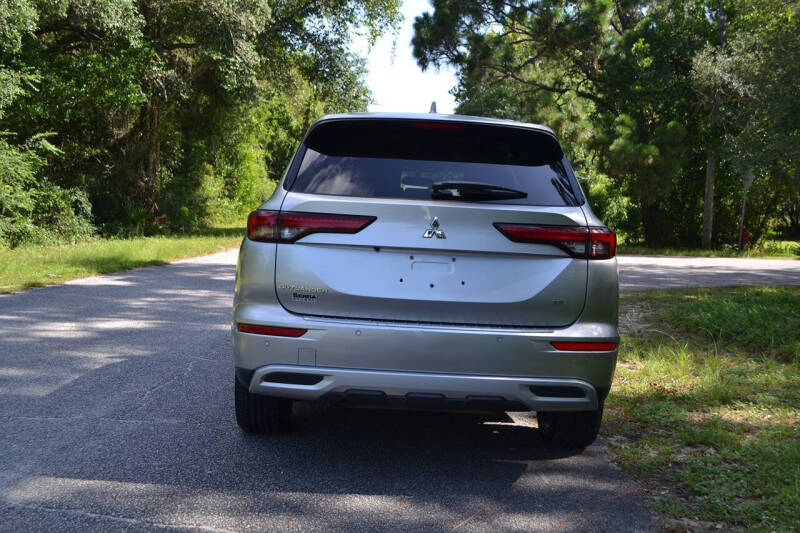 2022 Mitsubishi Outlander SE