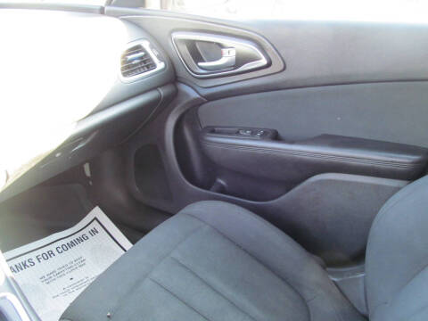 2016 Chrysler 200 Limited