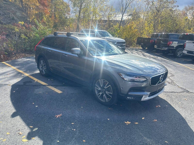 2017 Volvo V90 Cross Country T6