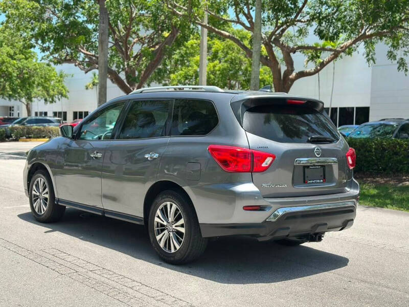 2019 Nissan Pathfinder SV