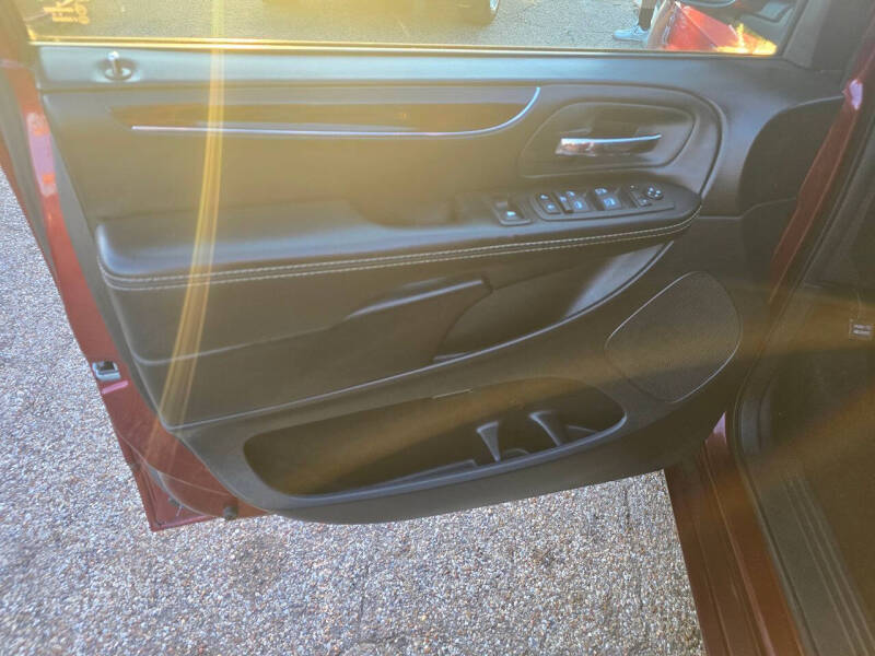 2018 Dodge Grand Caravan SE Plus