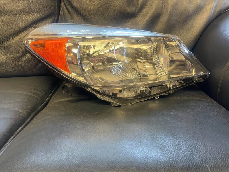 2005 Toyota YARIS HEADLIGHT RIGHT