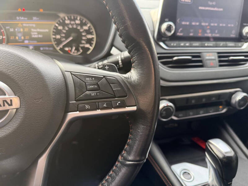 2022 Nissan Altima 2.5 SR