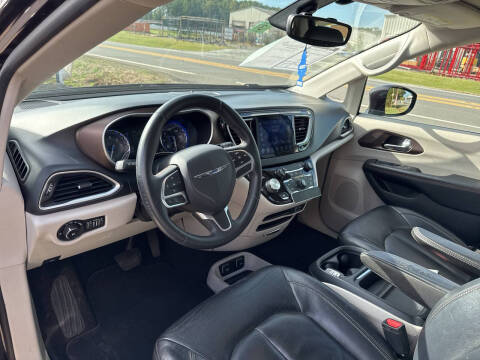 2017 Chrysler Pacifica Touring-L