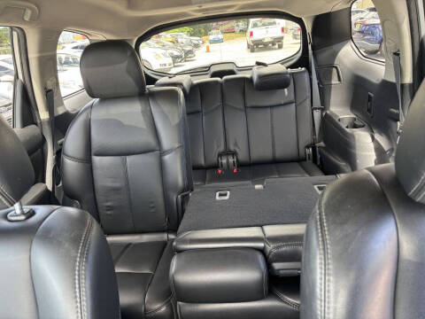 2017 Nissan Pathfinder SL