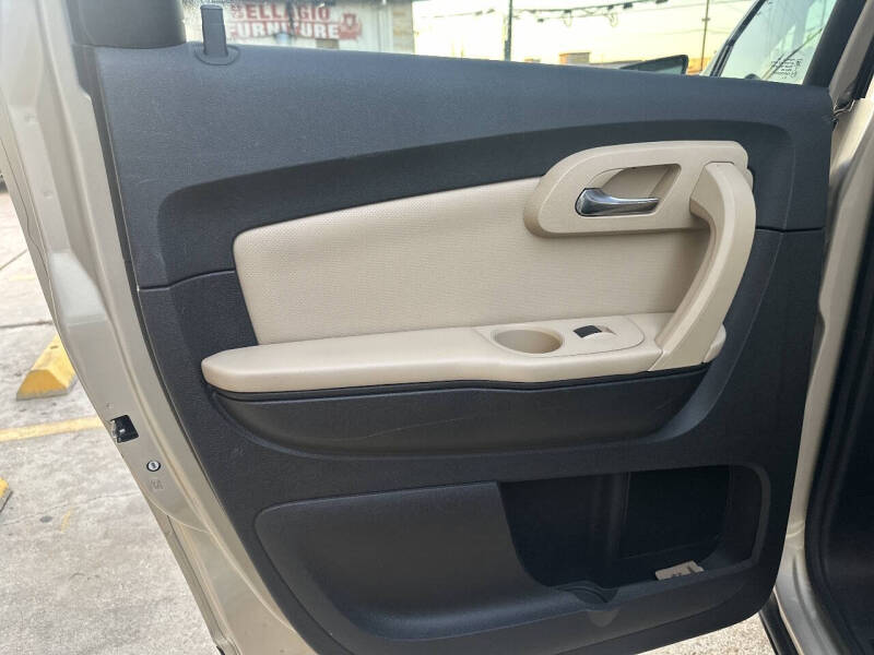 2011 Chevrolet Traverse LTZ