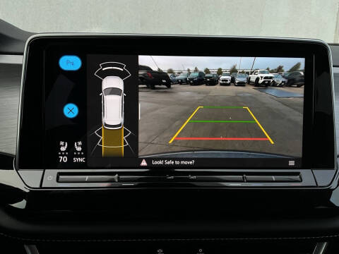 2025 Volkswagen Atlas Cross Sport SE 4Motion