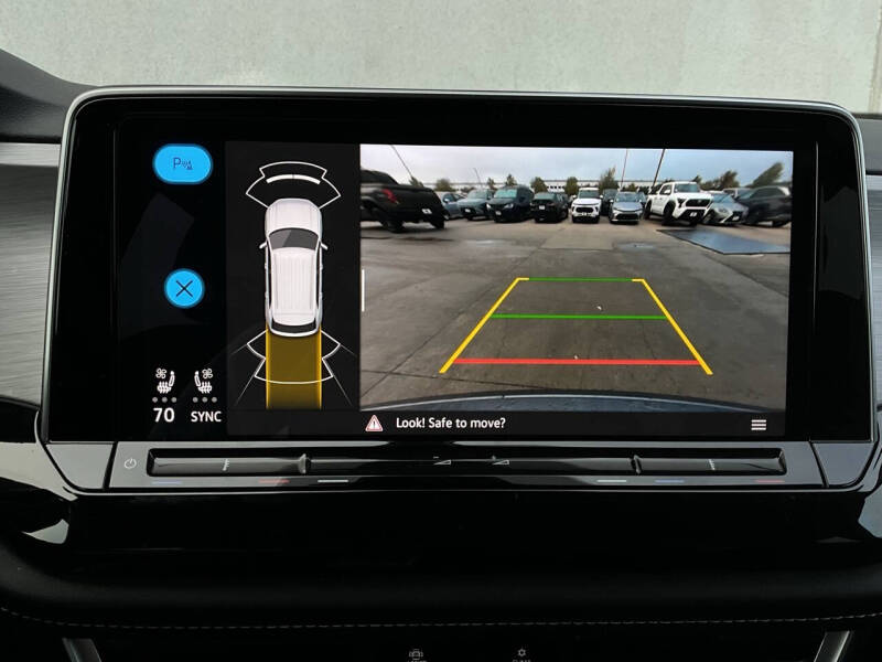 2025 Volkswagen Atlas Cross Sport SE 4Motion