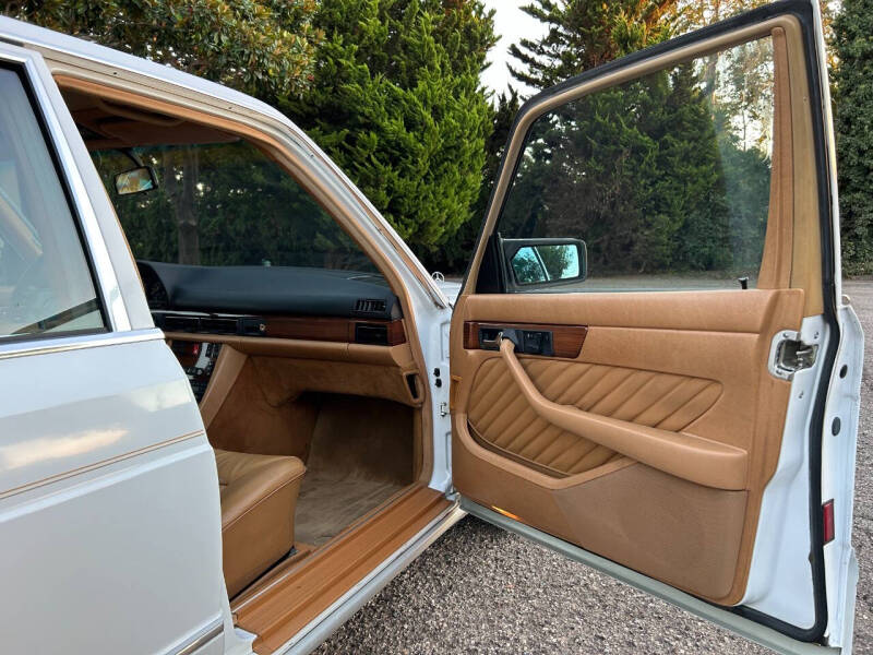 1989 Mercedes-Benz 300-Class 300 SE