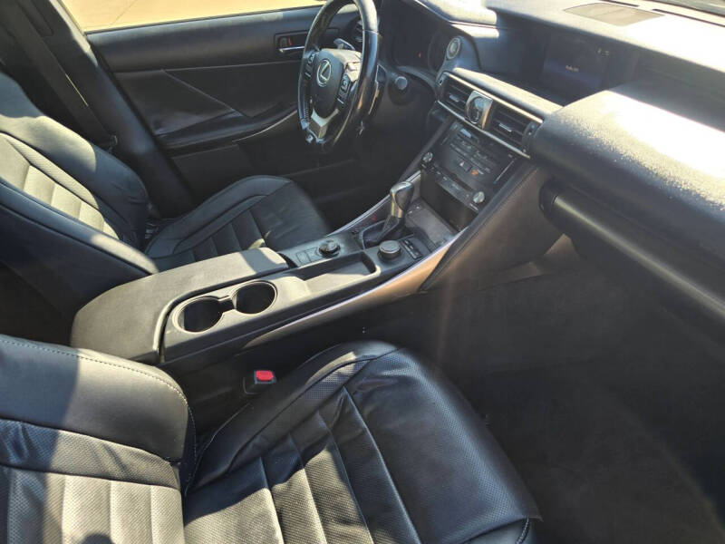 2017 Lexus IS 200t