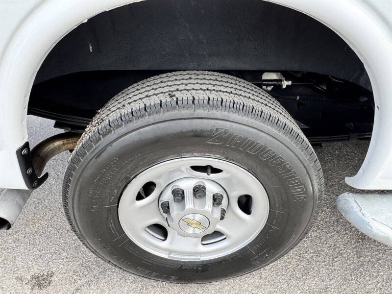 2023 Chevrolet Express 2500