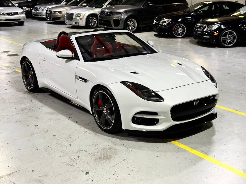 2018 Jaguar F-TYPE R