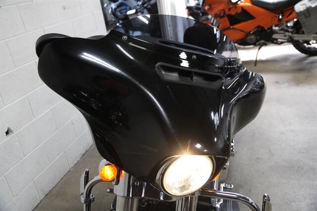 2014 Harley-Davidson STREET GLI