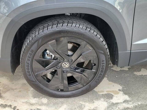 2025 Volkswagen Taos SE