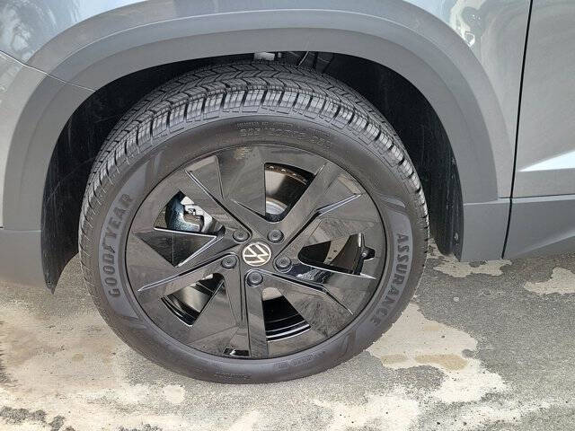 2025 Volkswagen Taos SE