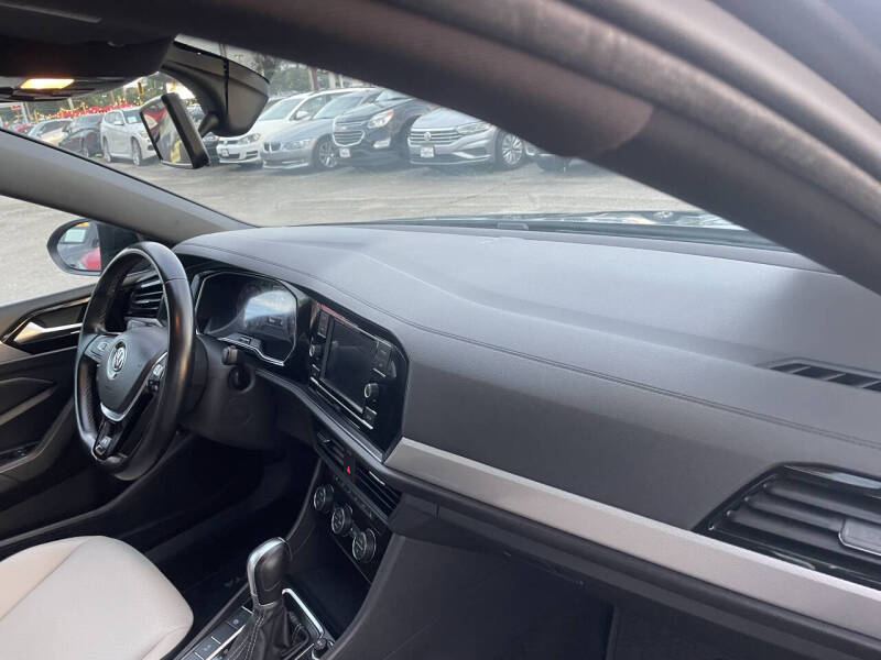 2019 Volkswagen Jetta R-Line