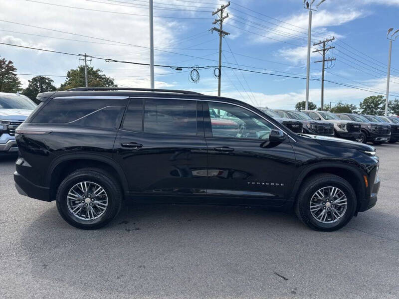 2025 Chevrolet Traverse LT