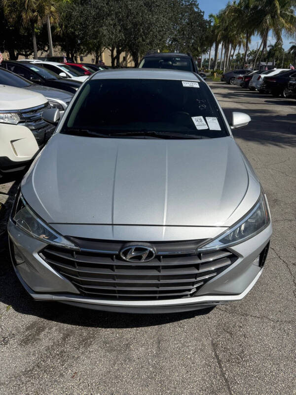 2019 Hyundai Elantra SE