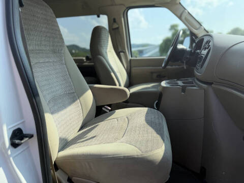 2003 Ford E-Series E-350 SD XLT