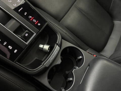 2022 Porsche Macan S